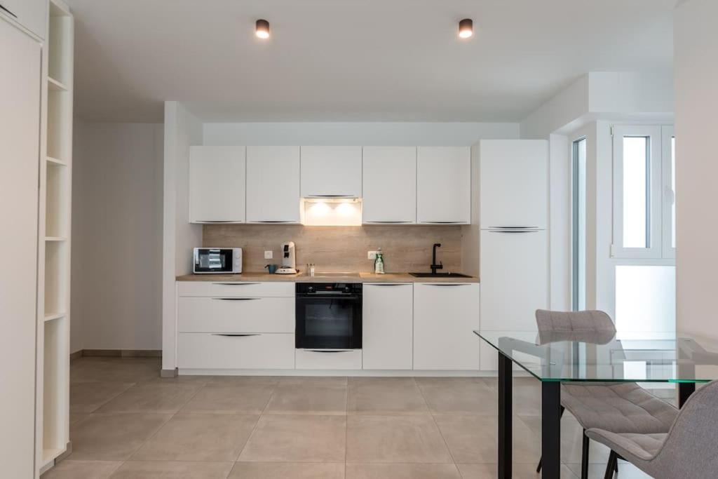 Superbe Appartement Avec Parking Malmedy Buitenkant foto