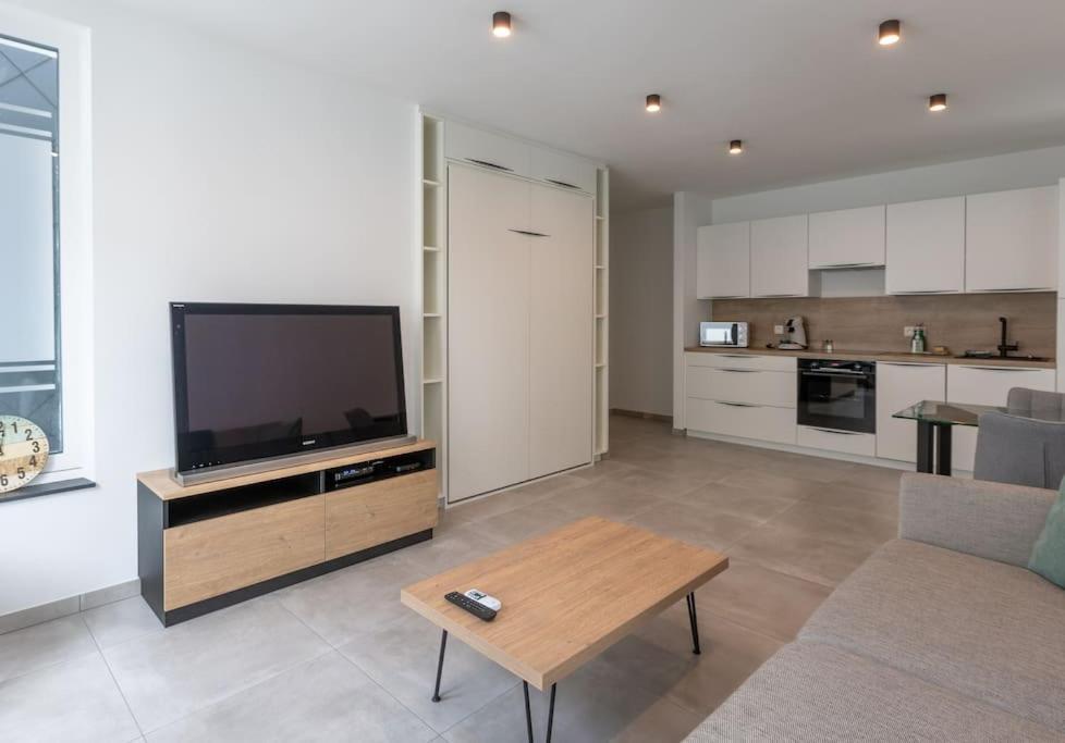 Superbe Appartement Avec Parking Malmedy Buitenkant foto